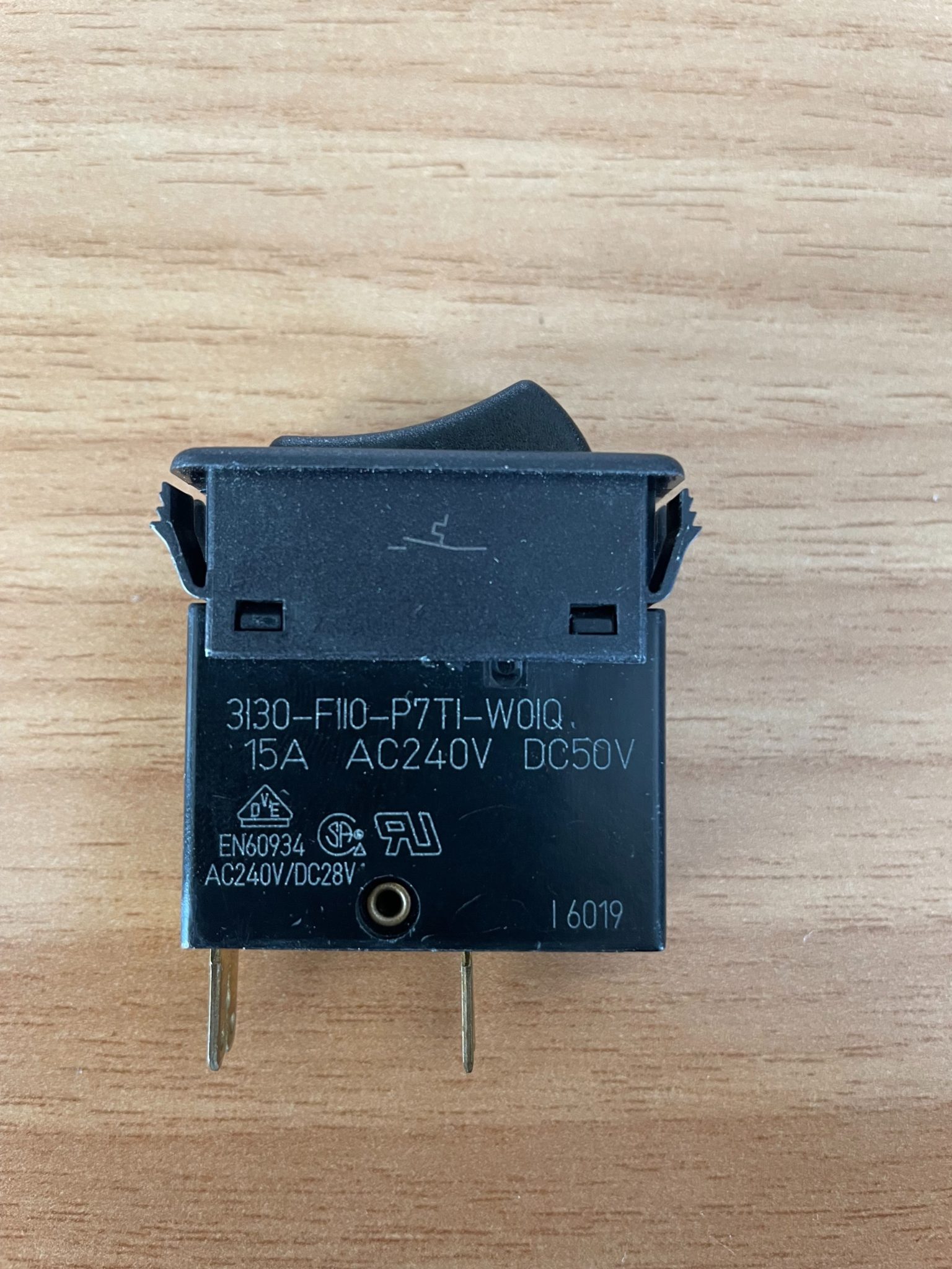 Safety Switch / Circuit Breaker / 15 A Sailboat Spareparts